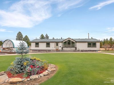 300 Cabarton Rd, Cascade, ID, 83611