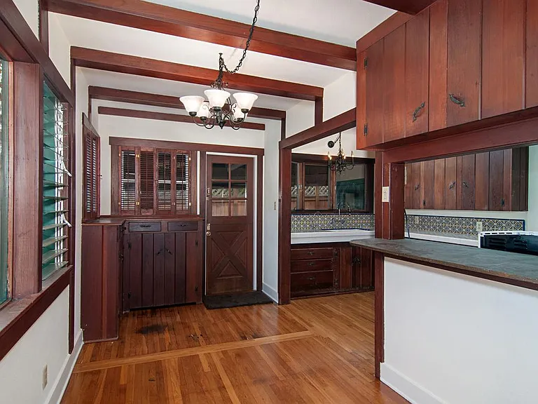 619 Catalina Blvd — Photo 6