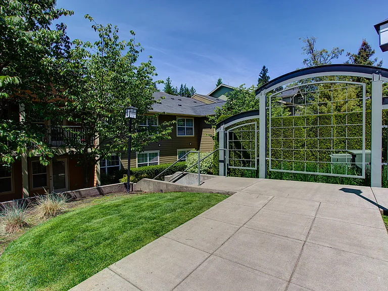 Commons at Sylvan Highlands Apartments — Photo 28