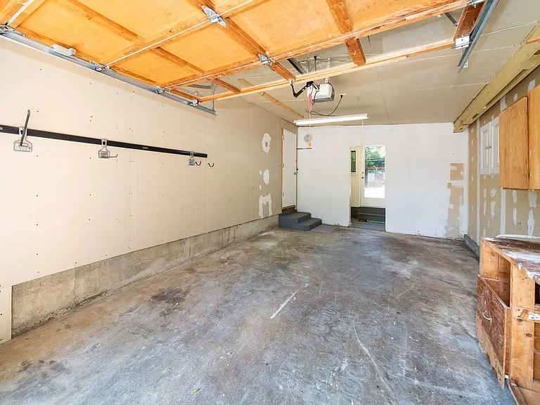 15618 NE 1st Pl — Photo 18