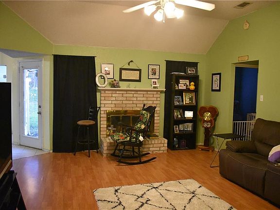5th image of 319 Victoria Dr