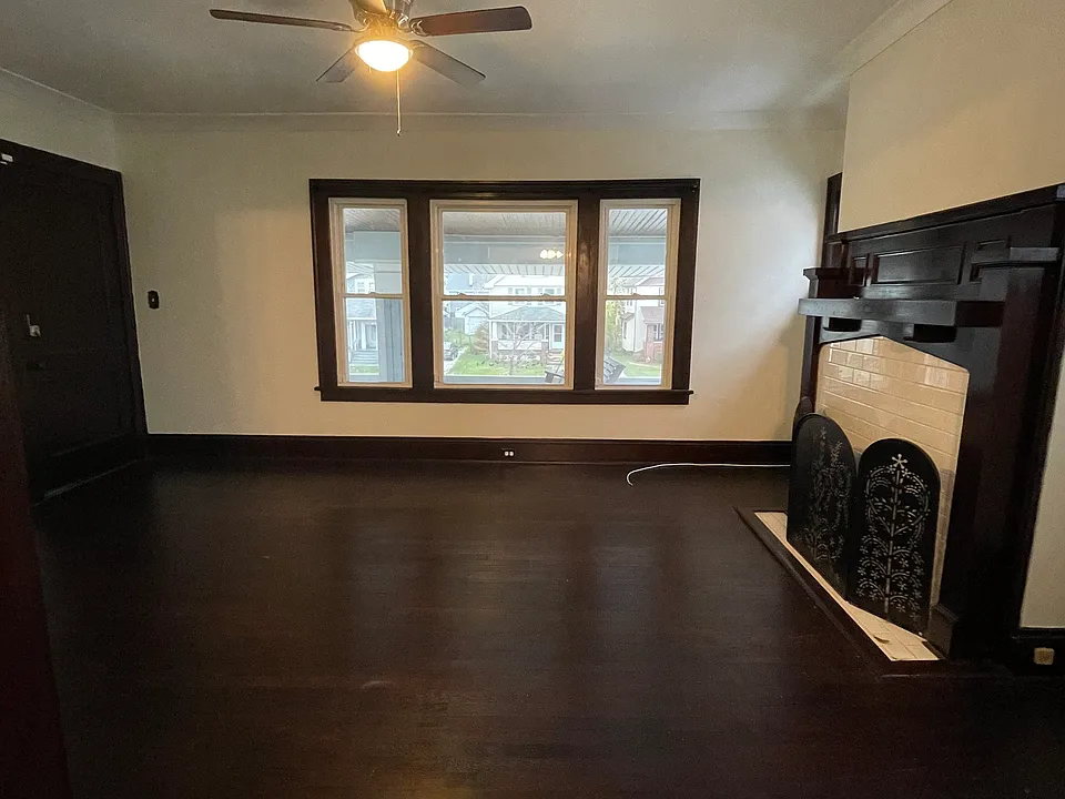 Living Room (2)