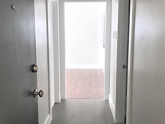 4th image of 2317 E 7th St #07