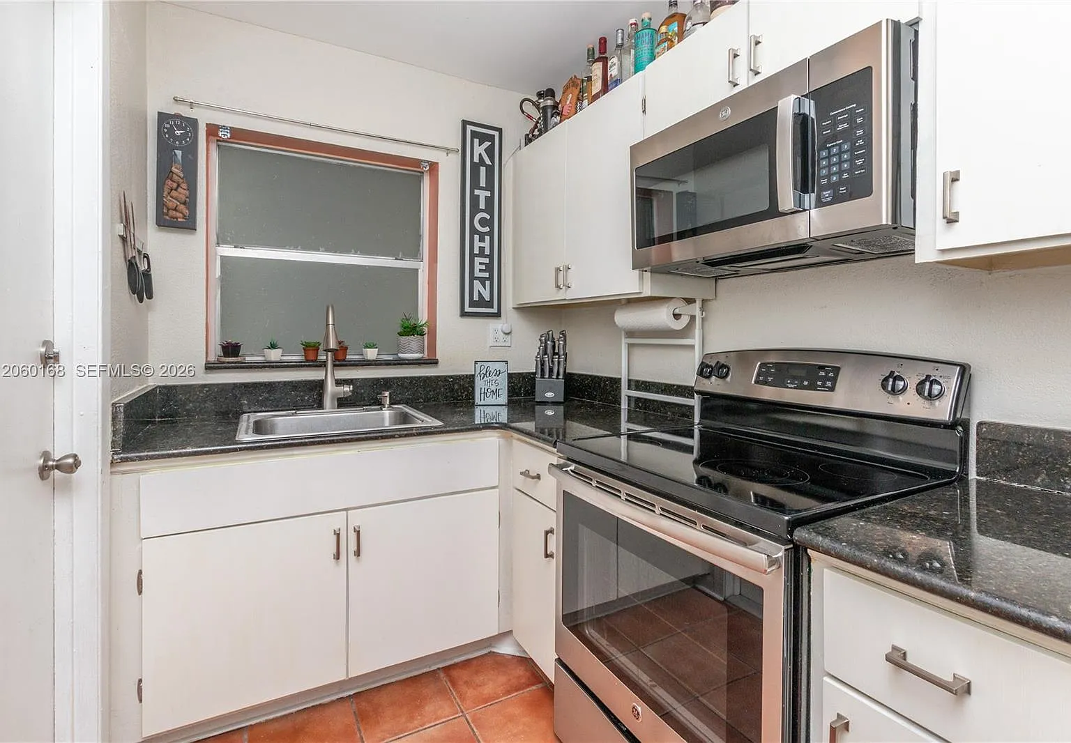 Santa Monica Condominium — Photo 1