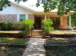 2412 Meadow Creek Dr, Bedford, TX 76021