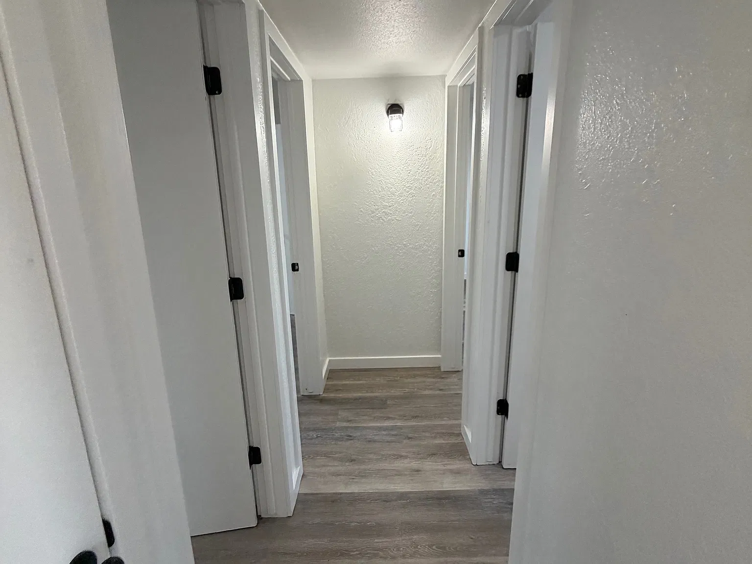 Kansas Apartments — Photo 3