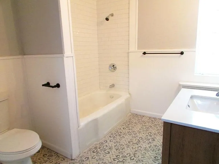 801 Quincy Ave #2 — Photo 16