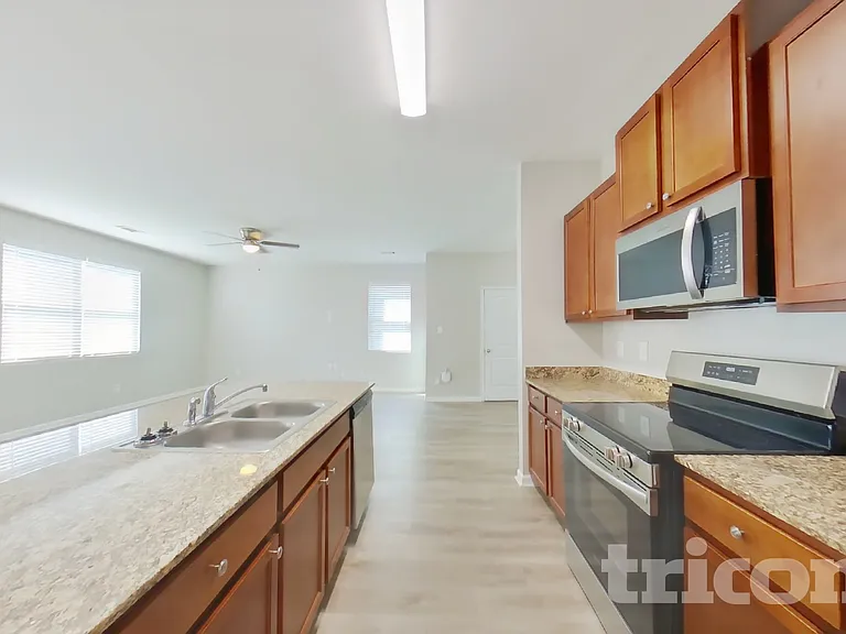 7156 Tanger Blvd — Photo 5