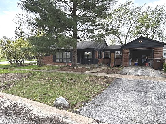 2nd image of 2700 Woodworth Pl