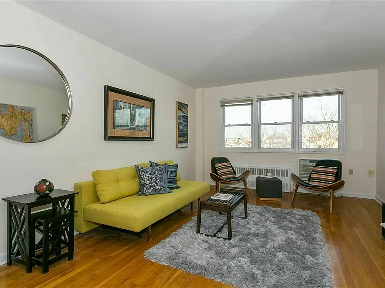 154 Bowers St #5A — Photo 2