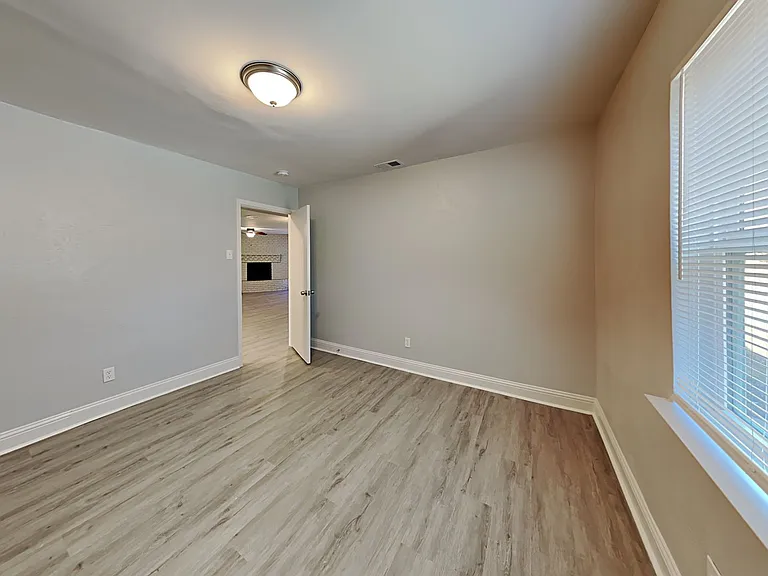 2138 Onetta Dr — Photo 14