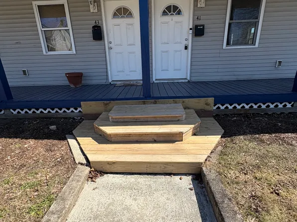 41 Mill St #1, Putnam, CT 06260