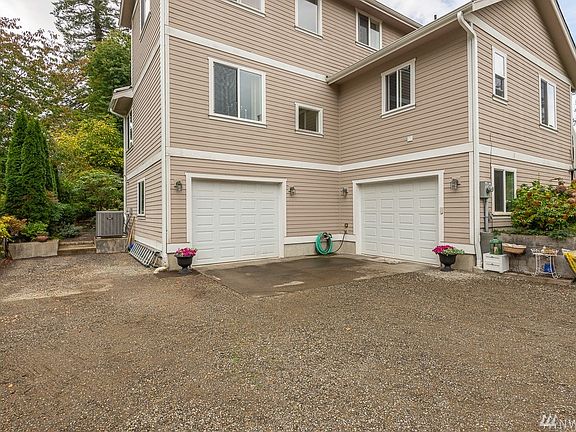 4th image of 7114 Bayview Dr NE