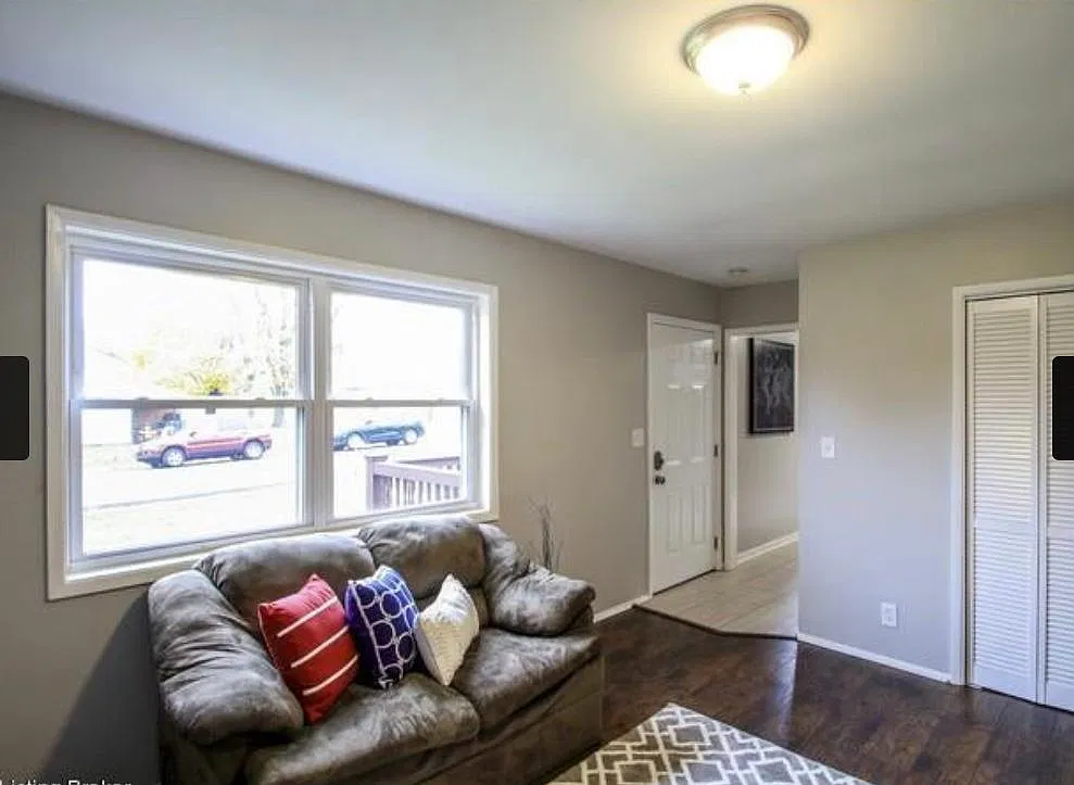 3 bed, 999 sqft, $1,475 — Photo 3