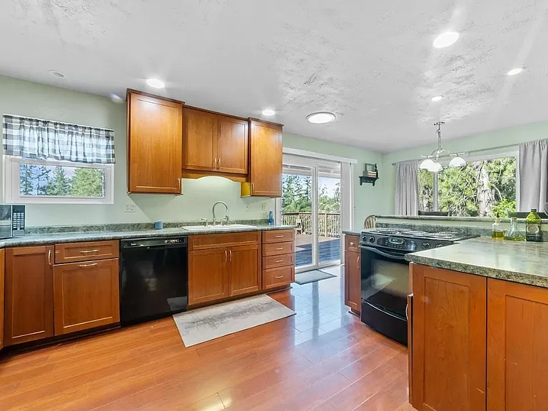 3146 Buckeye Ct — Photo 8