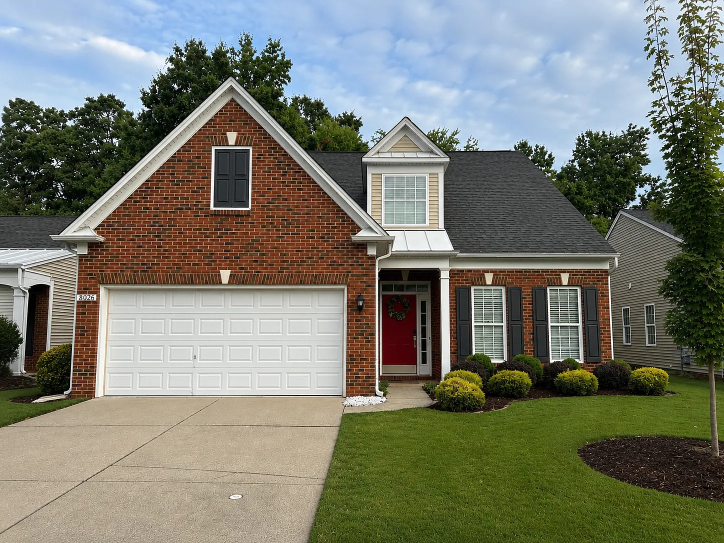 3 bed, 2281 sqft, $3,200 — Photo 1