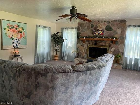5th image of 28547 Aspen Dr