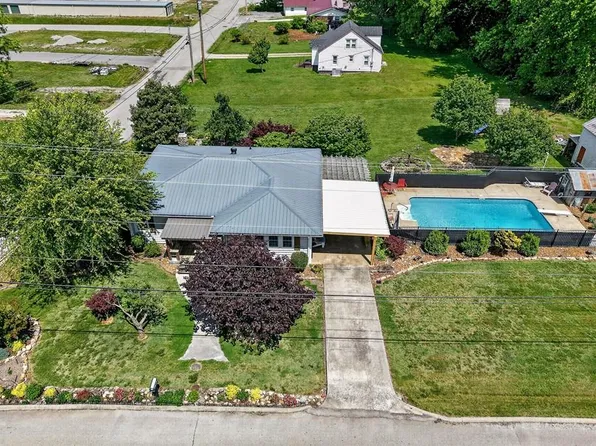 403 Daugherty St, Livingston, TN 38570
