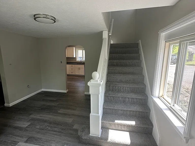 3196 Brodhead Rd — Photo 2