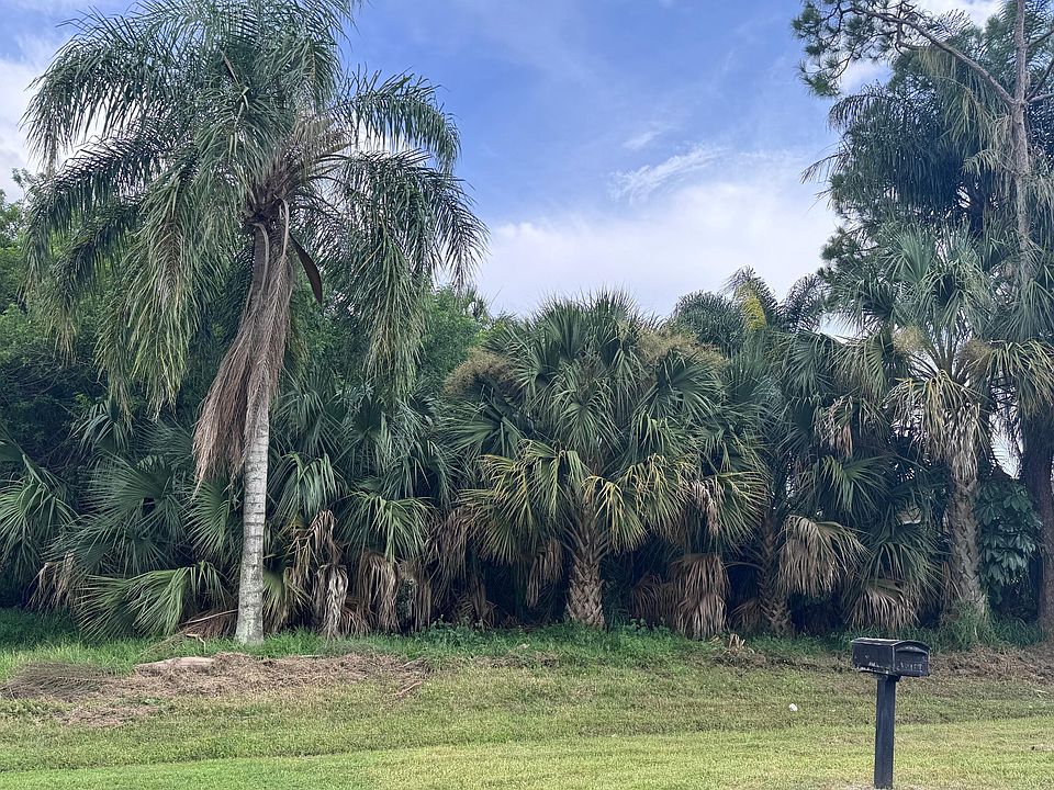 1st image of 908 SW BAY STATE Road