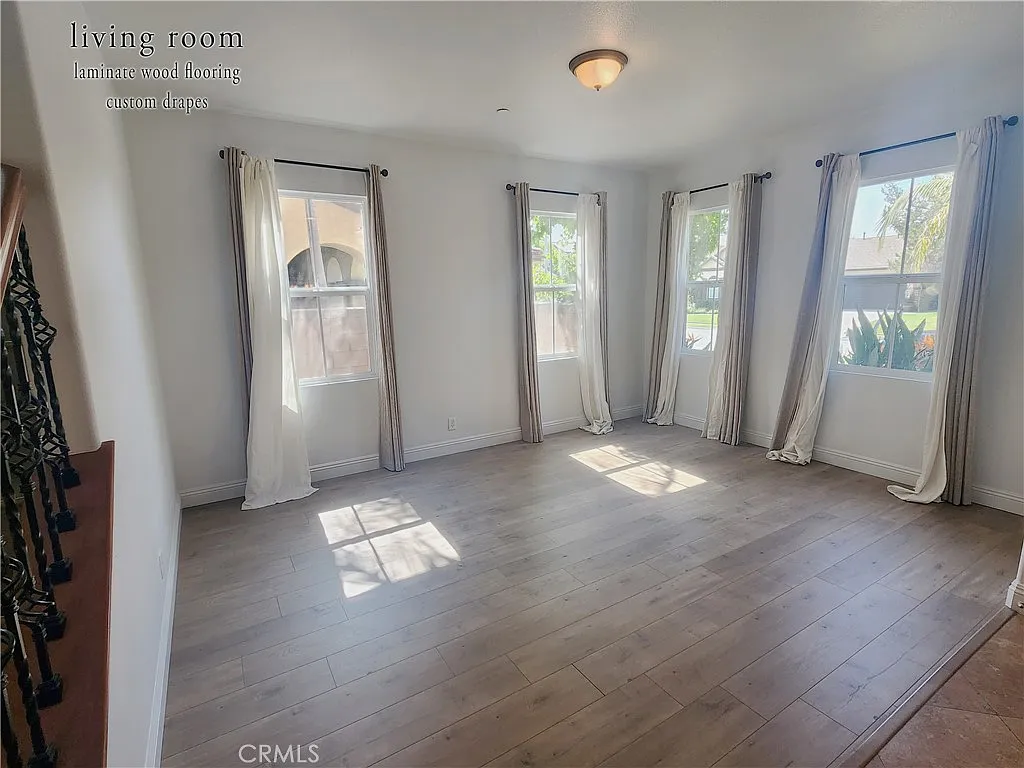 4 bed, 2.5 bath, 3167 sqft, $5,800 — Photo 3