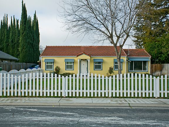 2nd image of 819 N Stockton Ave