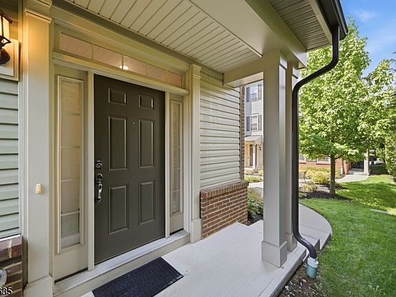 3rd image of 1 Braeburn Ct