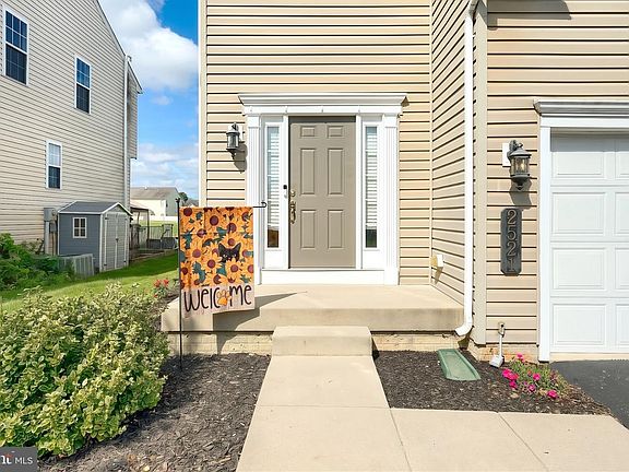 5th image of 2521 Village Rd