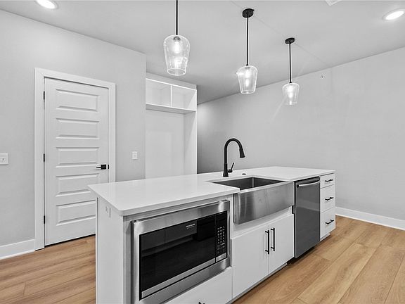 3rd image of 3330 Mp Pkwy #304