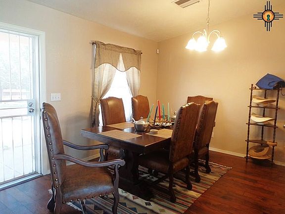 5th image of 522 Vegas Dr