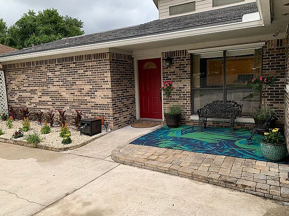 Front Door & Lanai