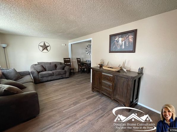 210 N 9th St, Douglas, WY 82633