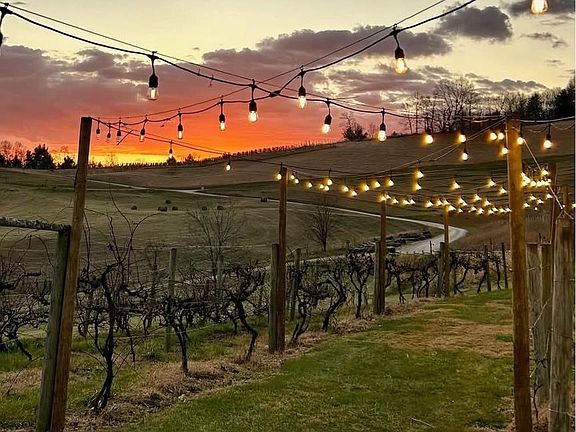 2nd image of 3899 Eakin Farm Rd