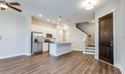 616 Hawthorn Grove Ln Photo 1