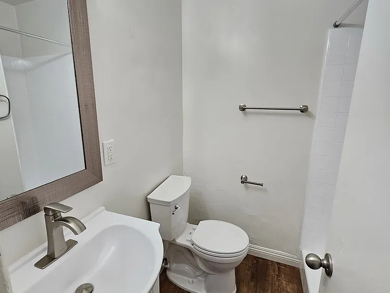 916 N Sierra Bonita Ave — Photo 29