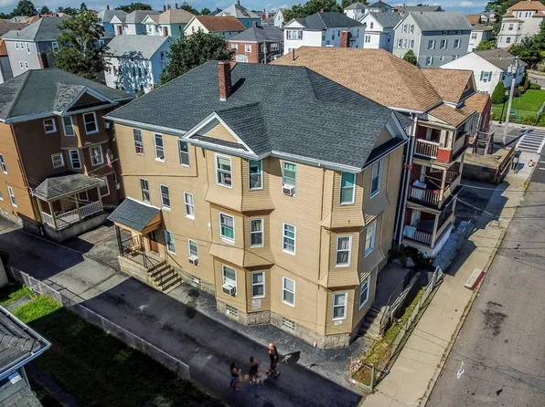 21-25 Hamlet St, Fall River, MA 02724