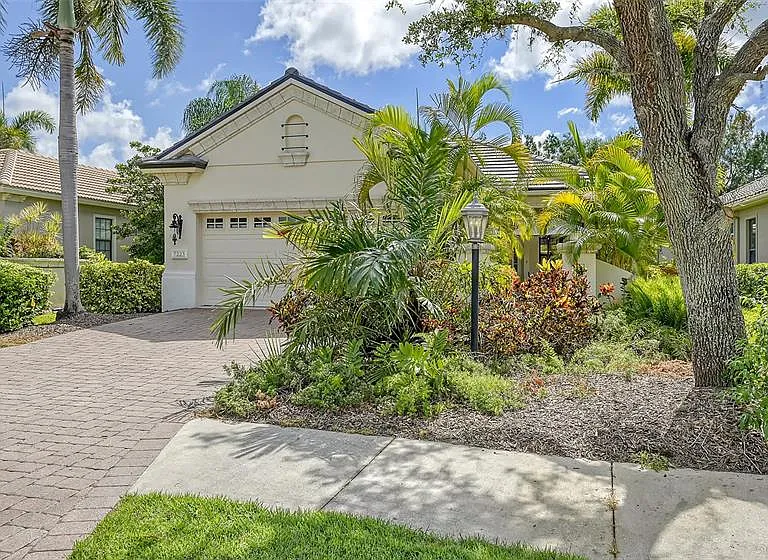 7223 Presidio Gln — Photo 1