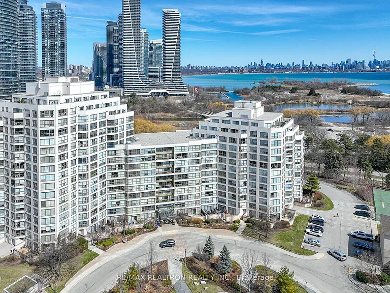 2261 Lake Shore Blvd W #1012 — Photo 1