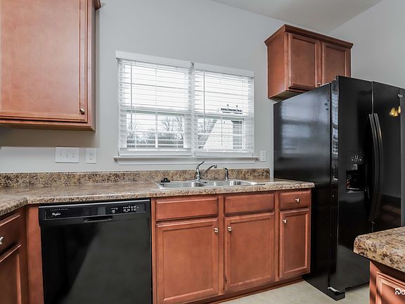 3rd image of 186 Sunflower Ct