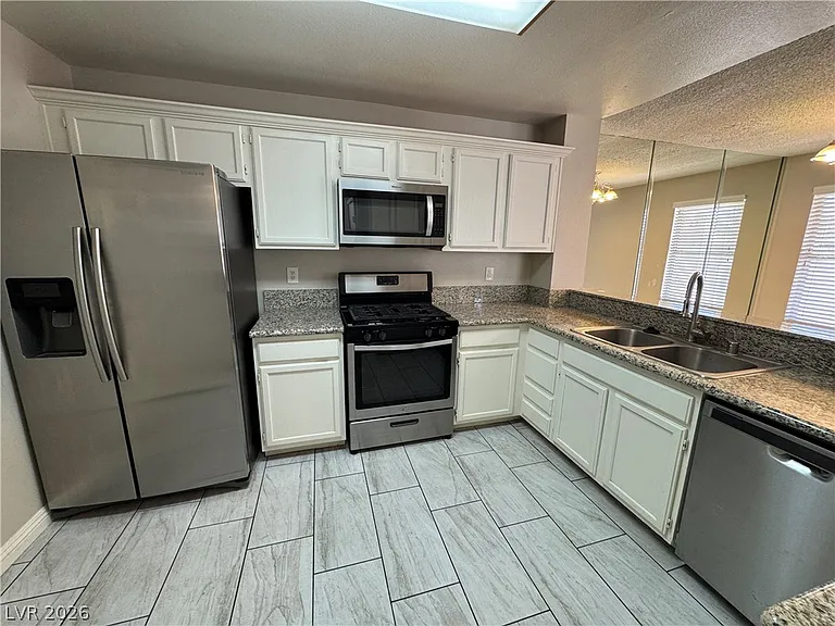 8653 Freeport Ln — Photo 8