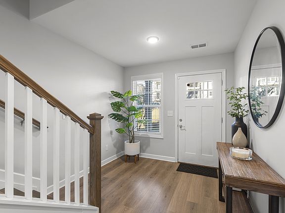 5th image of 614 Parkvue Place Dr
