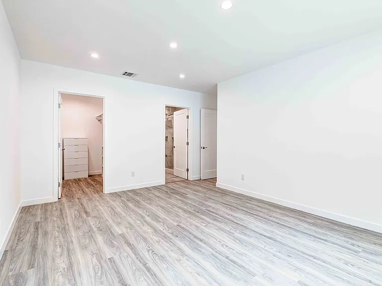 8805 Paso Robles Ave — Photo 35