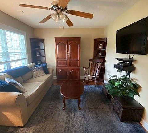 5th image of 3017 Akron Dr