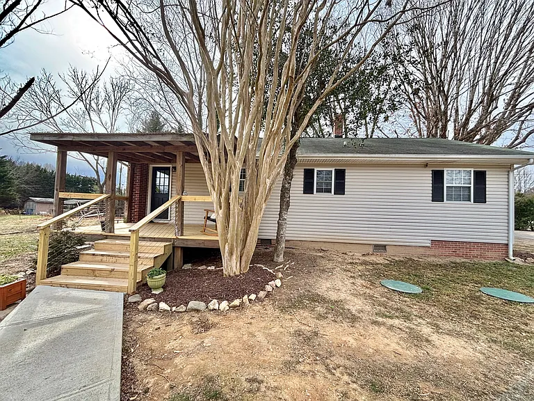 138 Christ School Rd — Photo 1