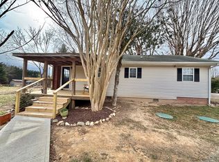 138 Christ School Rd, Arden, NC 28704