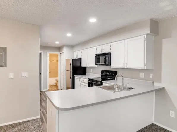 932 S Dearborn Way, Aurora, CO