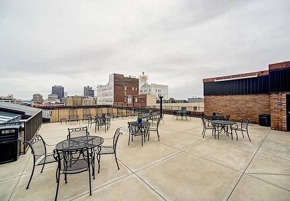 4th image of 1520 Washington Ave APT 727