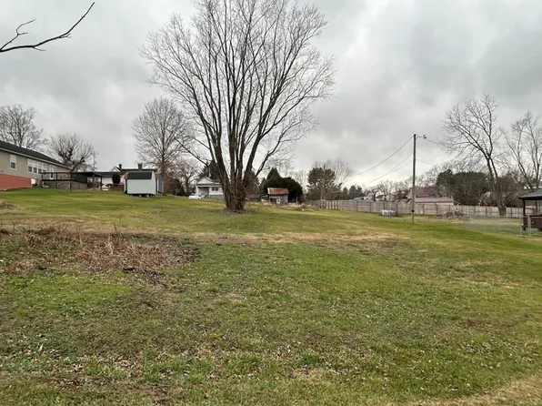 S 16th St, Wytheville, VA 24382