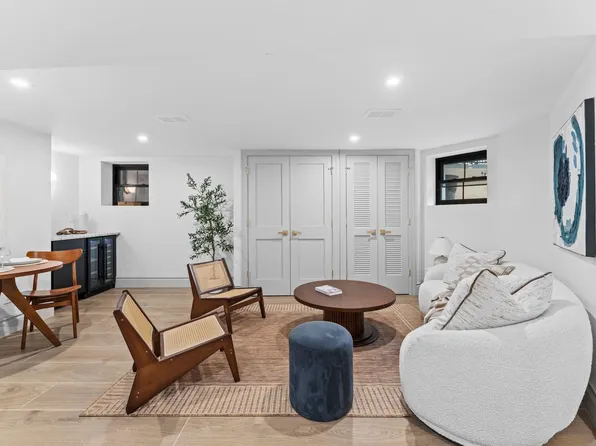 83 Liberty Place image 25 of 39