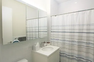 Rented by R New York